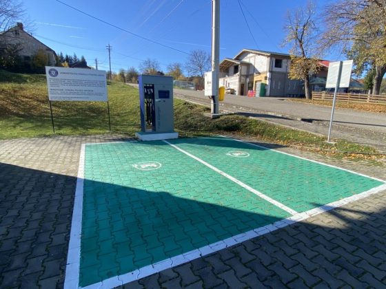 Stațiile de încărcare pentru autovehiculele electrice sunt funcționale din data de 29.10.2025.